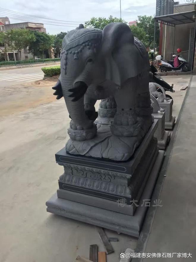 乐鱼官网石雕大象形状与寄意深度解读：理解石雕大象的文明内在(图6)