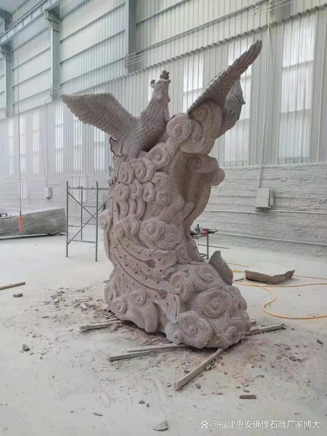 leyu.乐鱼当代繁复：线条与空间的景观雕塑石雕探究（多图浏览）